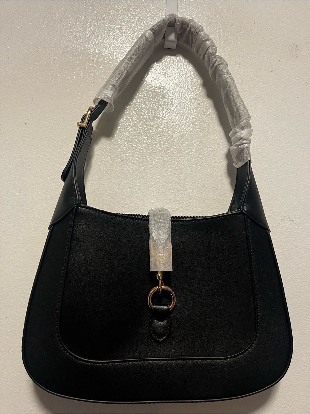 Neiman Marcus Black Women's Shoulder Bag with Gold Ring reviera  bag